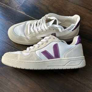 VEJA V-10 Sneaker